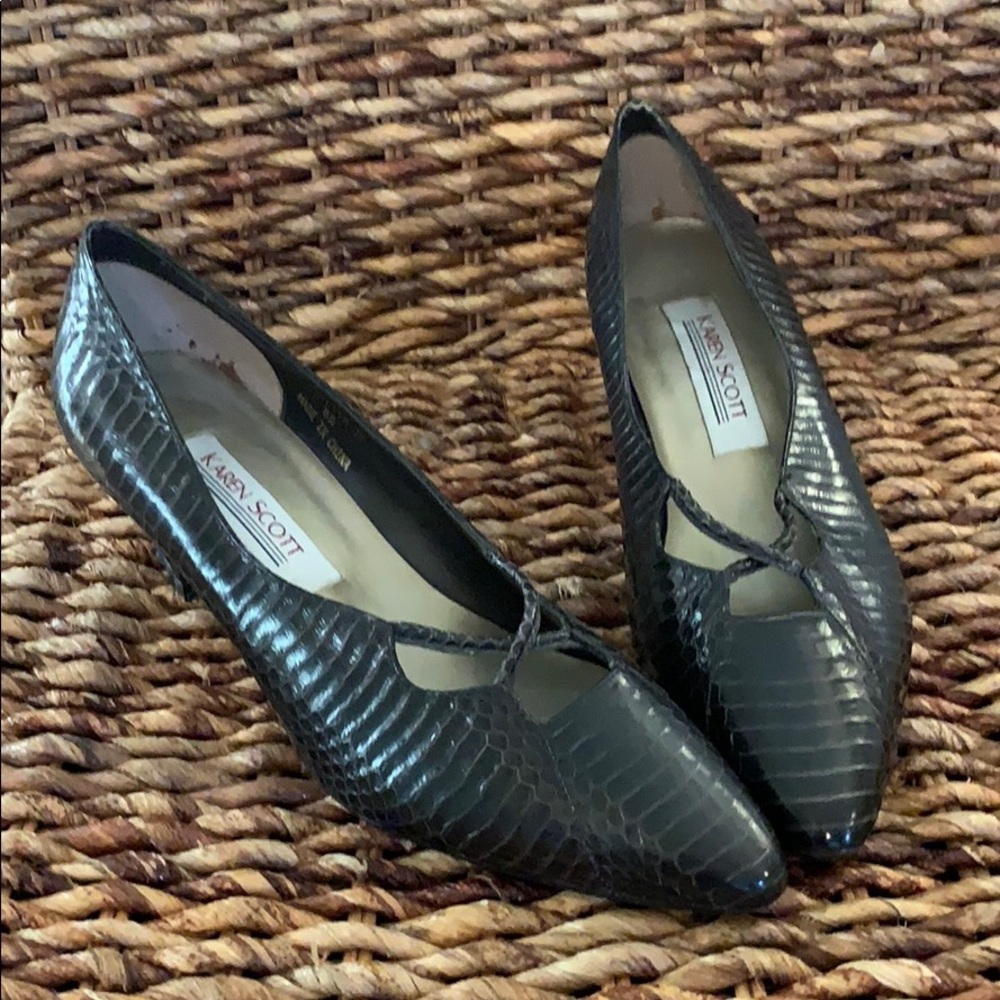 Heels - Picture 2 of 3